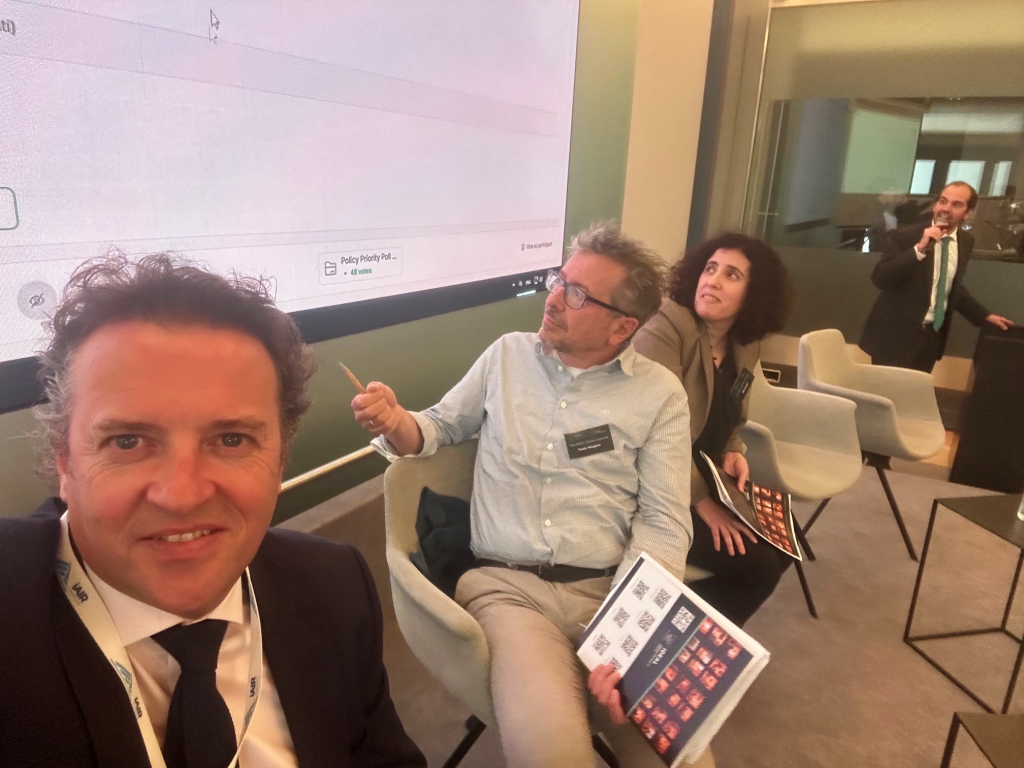 Dr John McKeon with panellists Pawel Wargocki and Rita Araujo at the IDEAL Cluster Summit, The Air We Share, Brussels